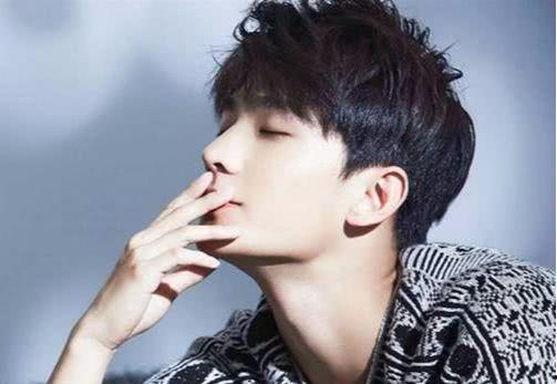 全国男明星名字大全,星光璀璨，姓名背后的故事