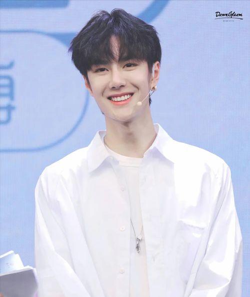 王一博吃瓜娱乐圈八卦图,娱乐圈幕后那些不为人知的瓜