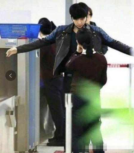 明星戴口罩安检,机场安检成焦点